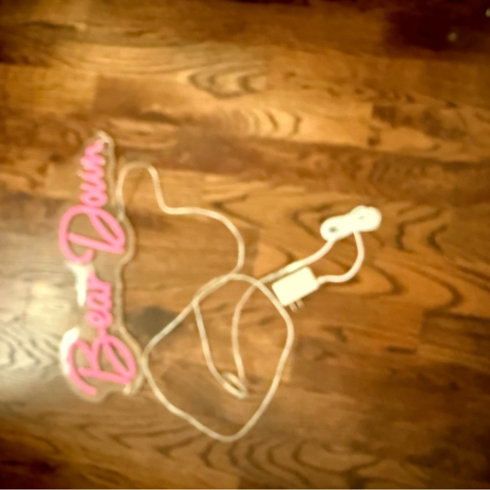 Pink Neon Sign - Picture 2 of 4